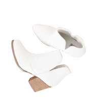Load image into Gallery viewer, Fiera Booties in White