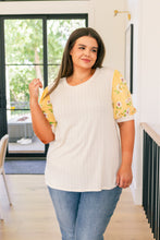 Load image into Gallery viewer, Primrose on Puff Sleeves Top