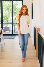 Load image into Gallery viewer, Primrose on Puff Sleeves Top