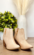 Load image into Gallery viewer, Tarim Bootie in Blush