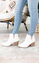 Load image into Gallery viewer, Tarim Bootie in White
