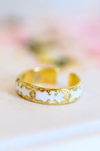 Load image into Gallery viewer, Carolina Hand Crafted White Pattern Ring