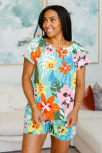 Load image into Gallery viewer, Hawaii&#39;s Finest Floral Top